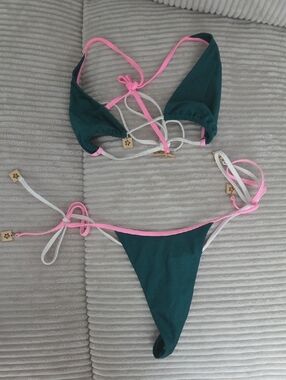 Kulani Kinis Green Swumsuit Set With Bright Colored Outlines